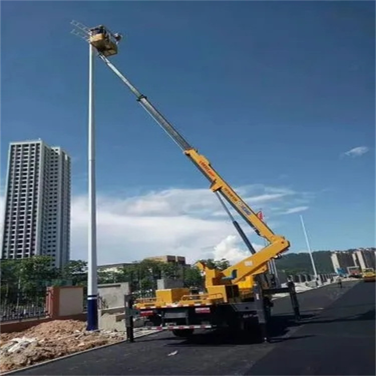 清城维修路灯的曲臂升降车出租