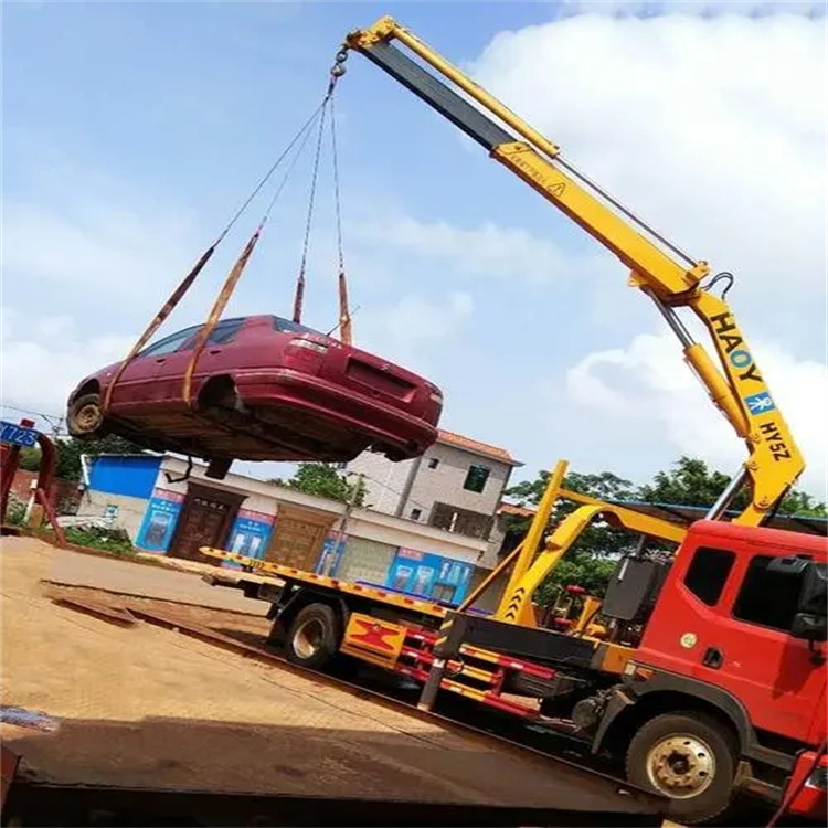 清城吊车吊汽车的正确方法